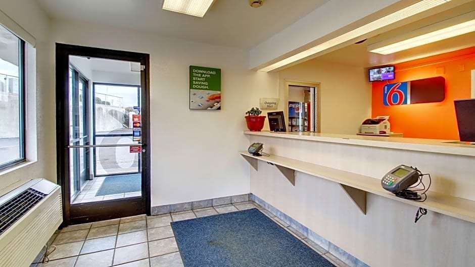 Hotel Motel 6 Elizabethtown, KY photo 1