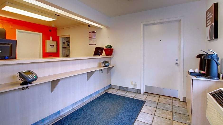 Hotel Motel 6 Elizabethtown, KY photo 2