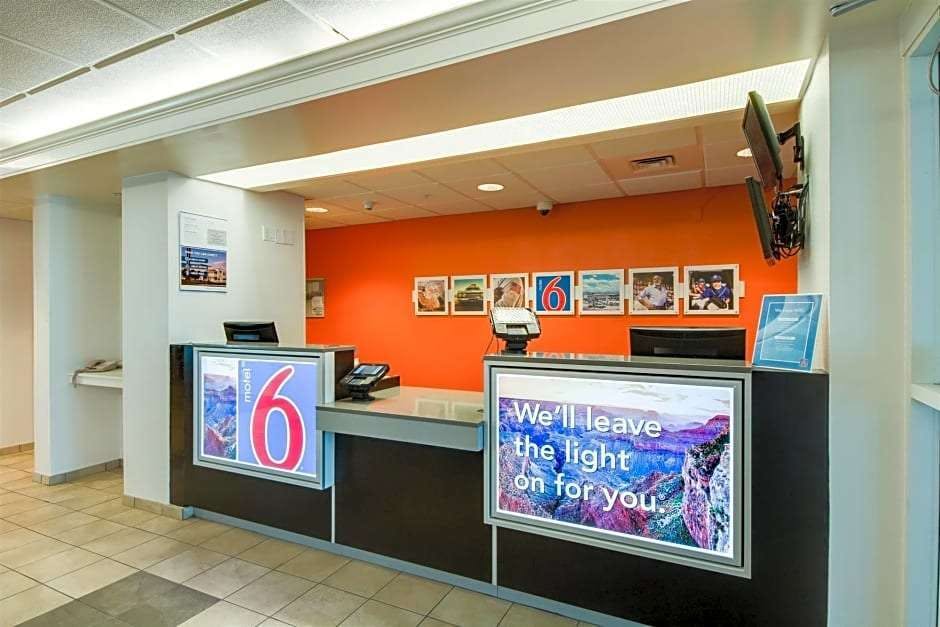 Hotel Studio6 Brownsville, TX photo 4