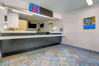 Hotel Motel6 Red Bluff, CA photo 1