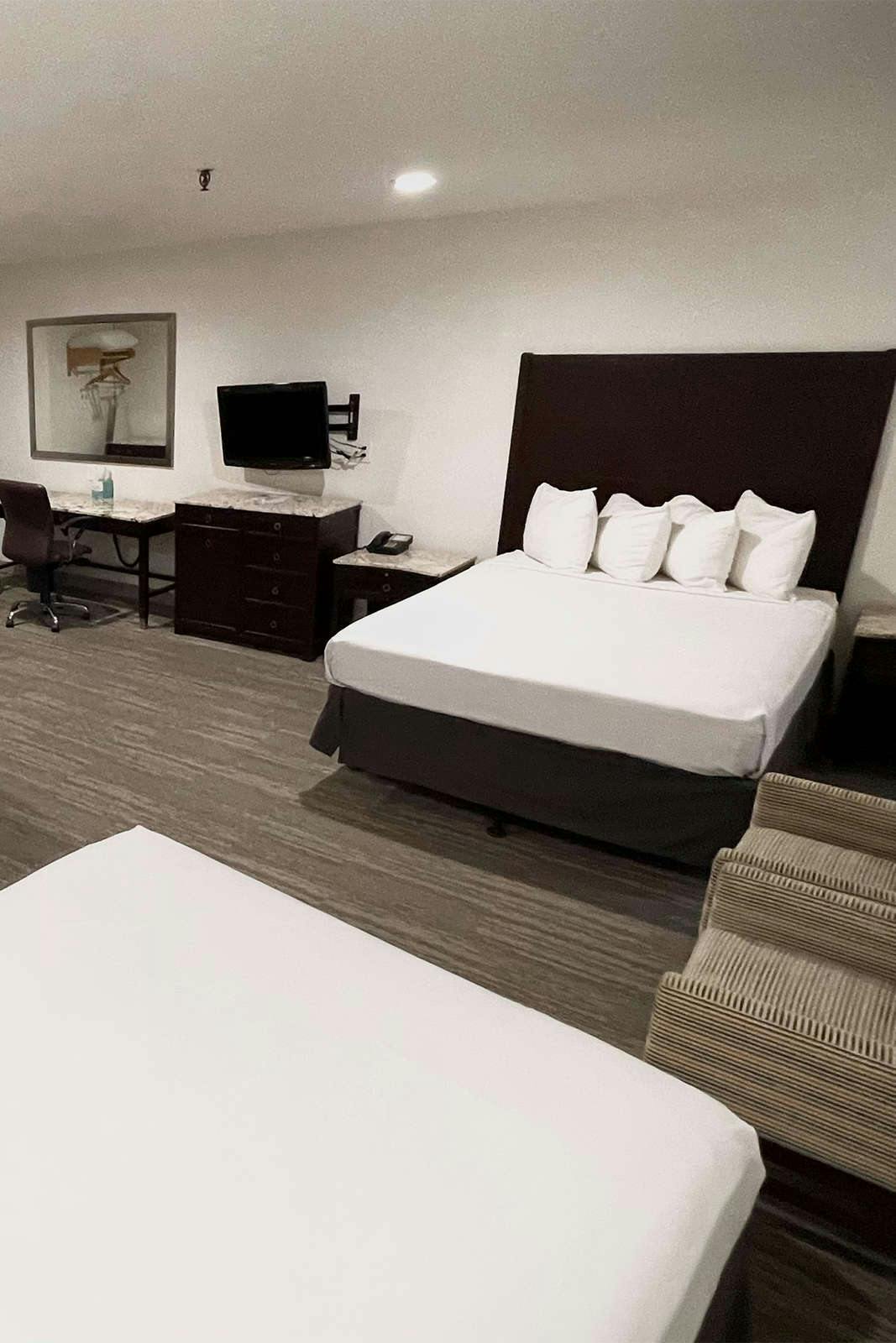 Hotel Yosemite Inn photo 2