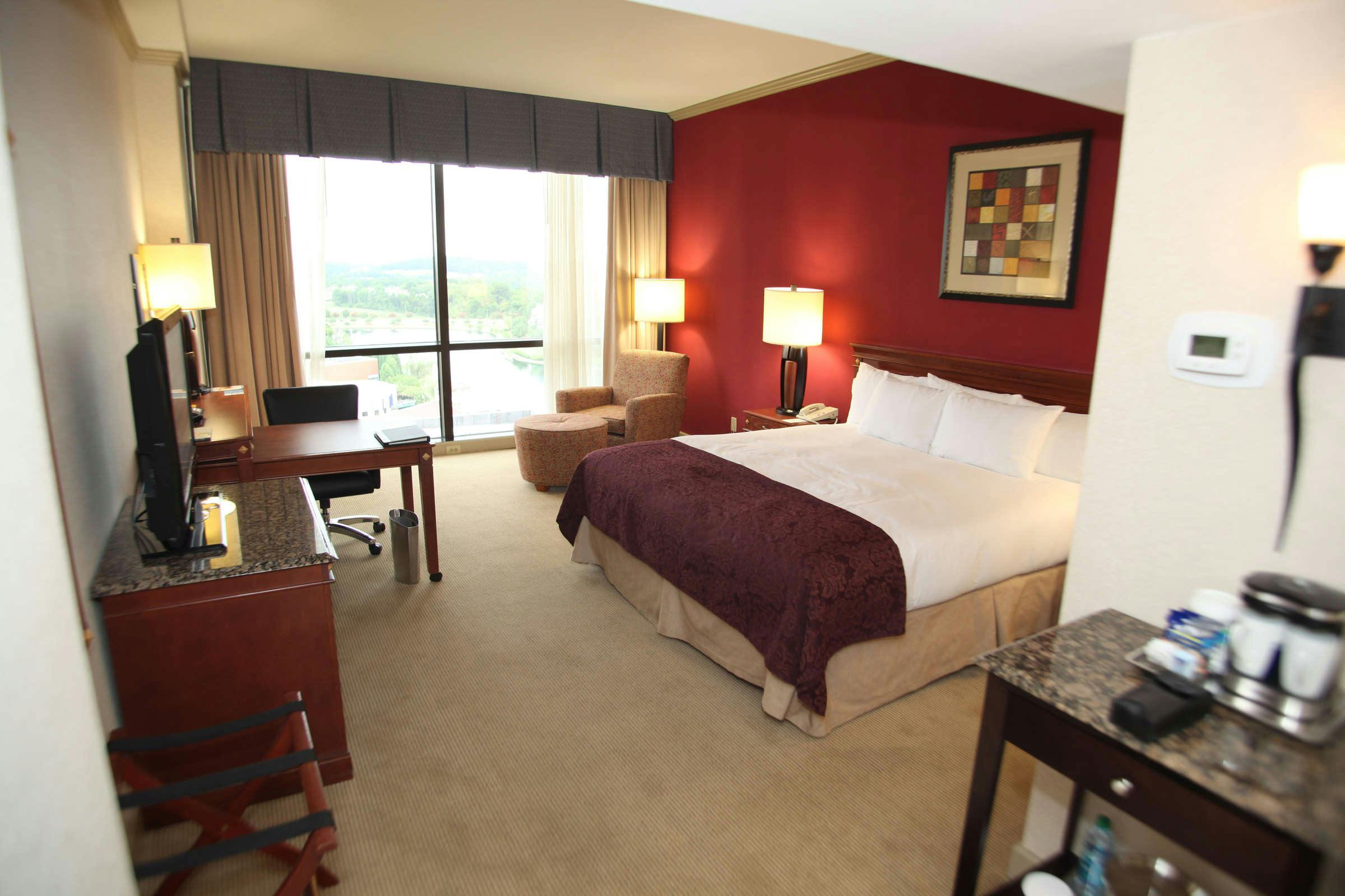 Hotel Hilton Charlotte University Place photo 3