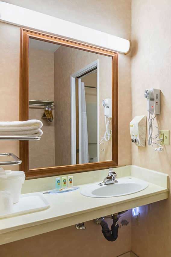 Hotel Quality Inn Fresno Yosemite Airport photo 4