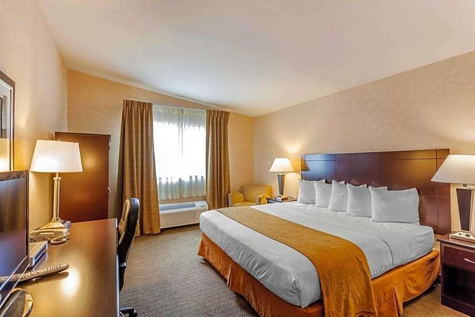 Hotel Quality Inn Near Seattle Premium Outlets photo 1