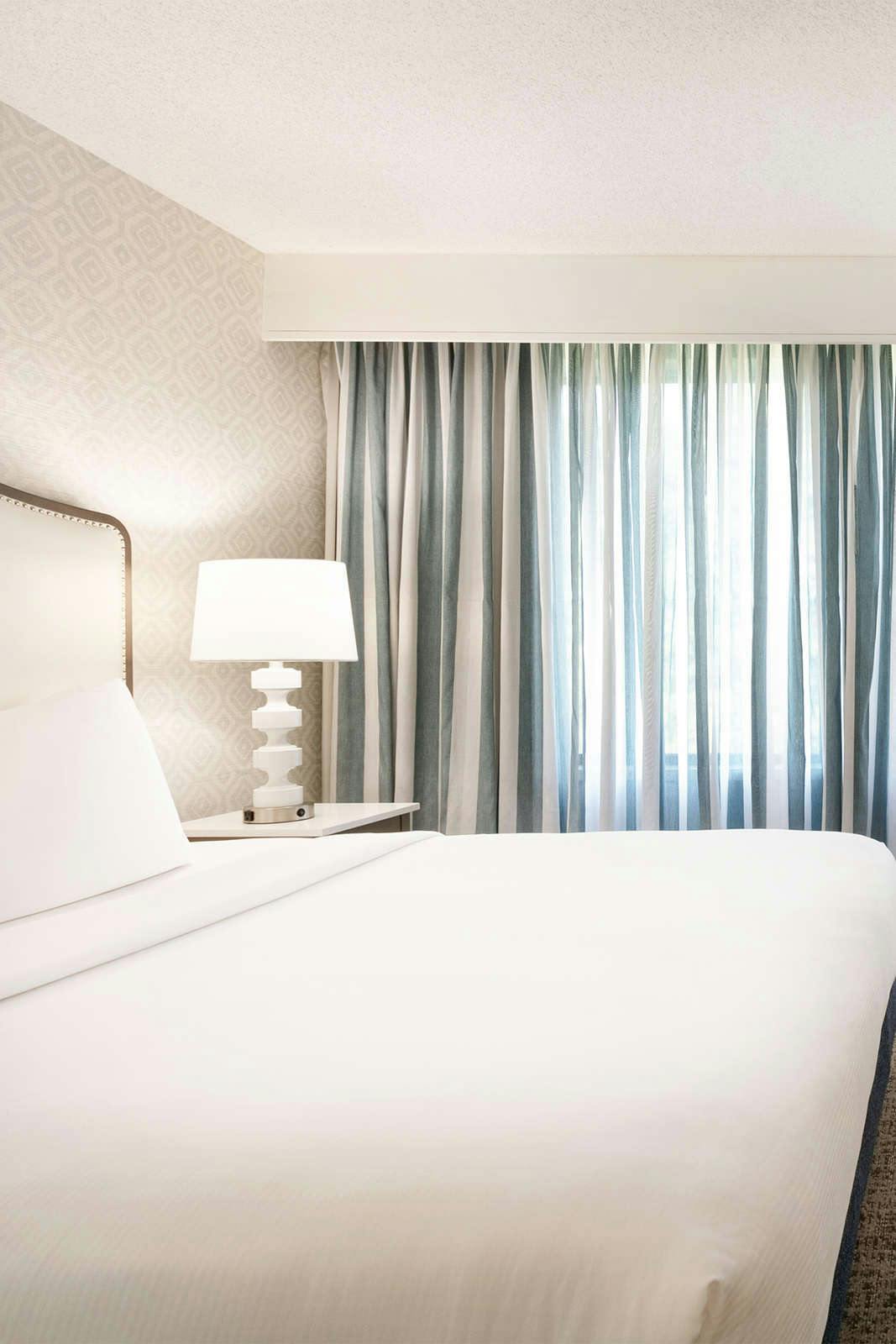 Hotel Embassy Suites by Hilton Philadelphia Valley Forge photo 1