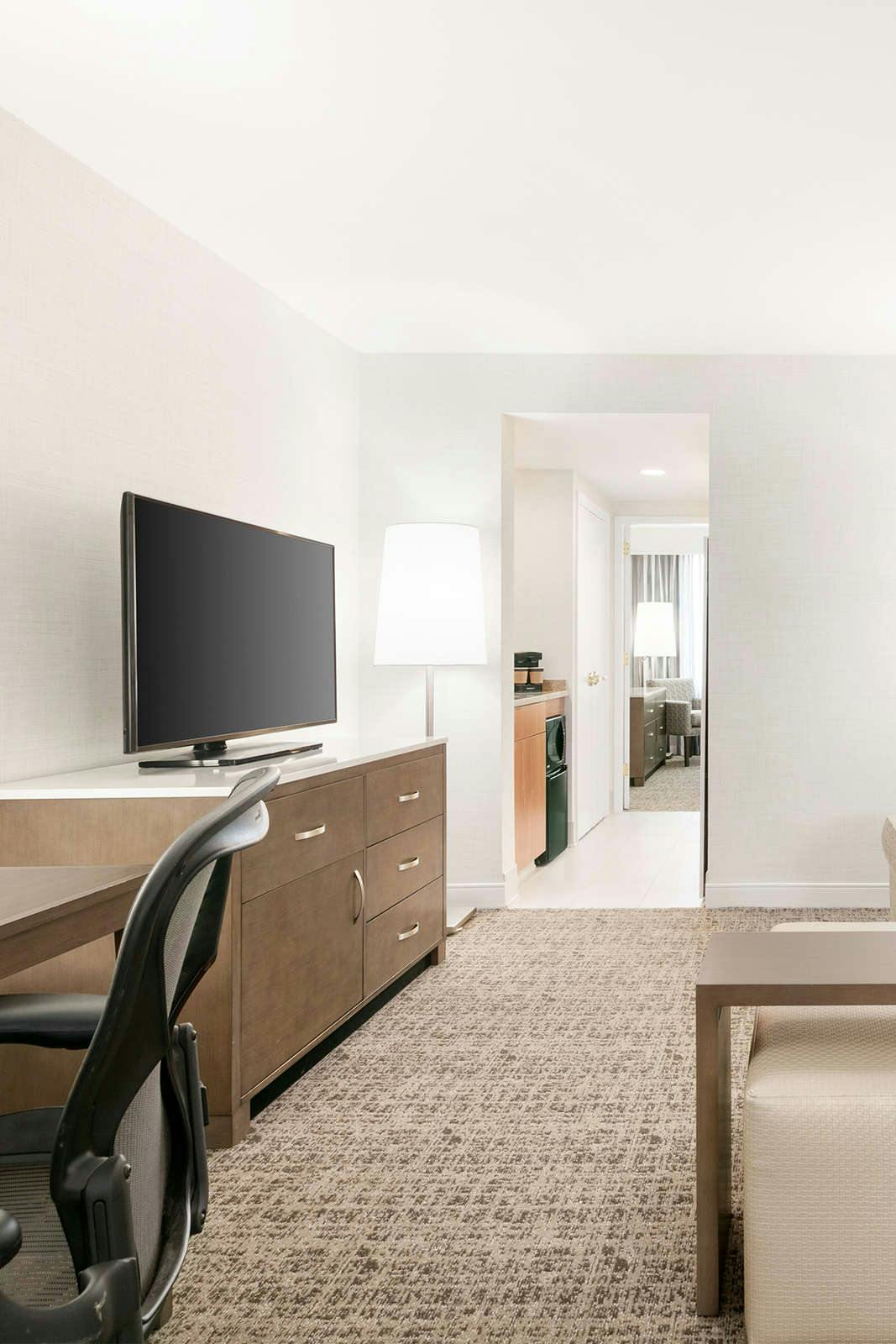 Hotel Embassy Suites by Hilton Philadelphia Valley Forge photo 3