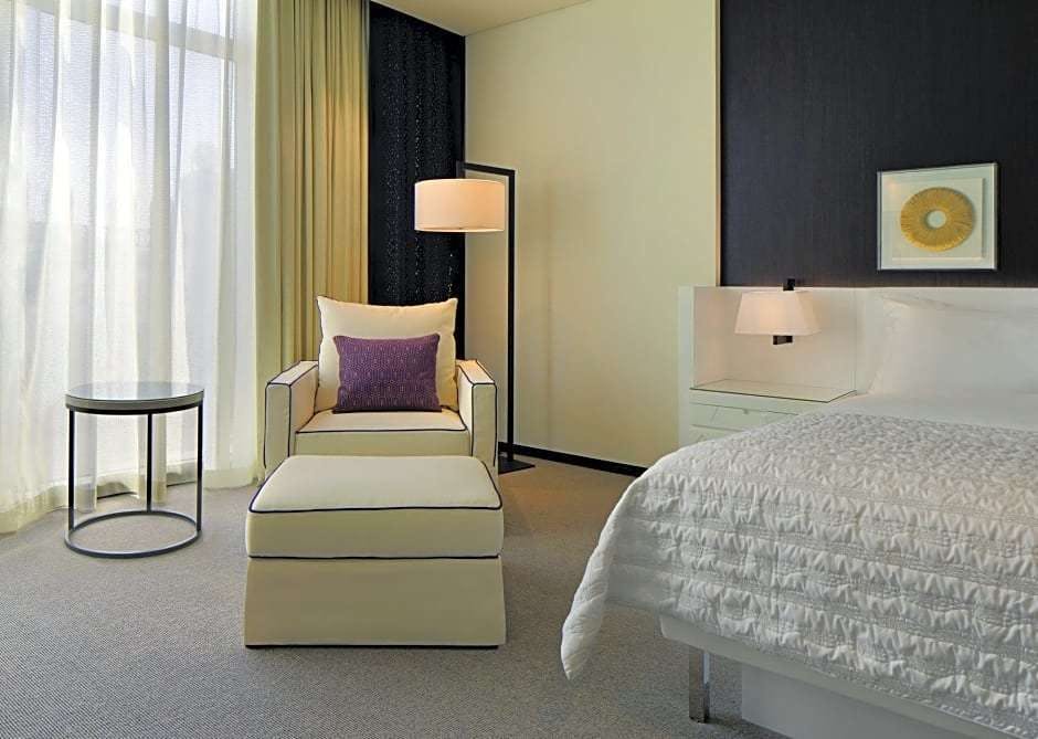 Hotel Le Meridien Dubai Hotel & Conference Centre photo 4