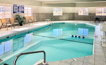 Red Roof Inn & Suites Omaha - Council Bluffs