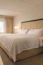 Hotel Embassy Suites By Hilton Milwaukee Brookfield photo 1