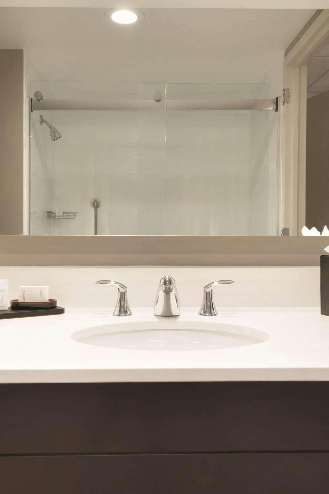 Hotel Embassy Suites By Hilton Milwaukee Brookfield photo 4