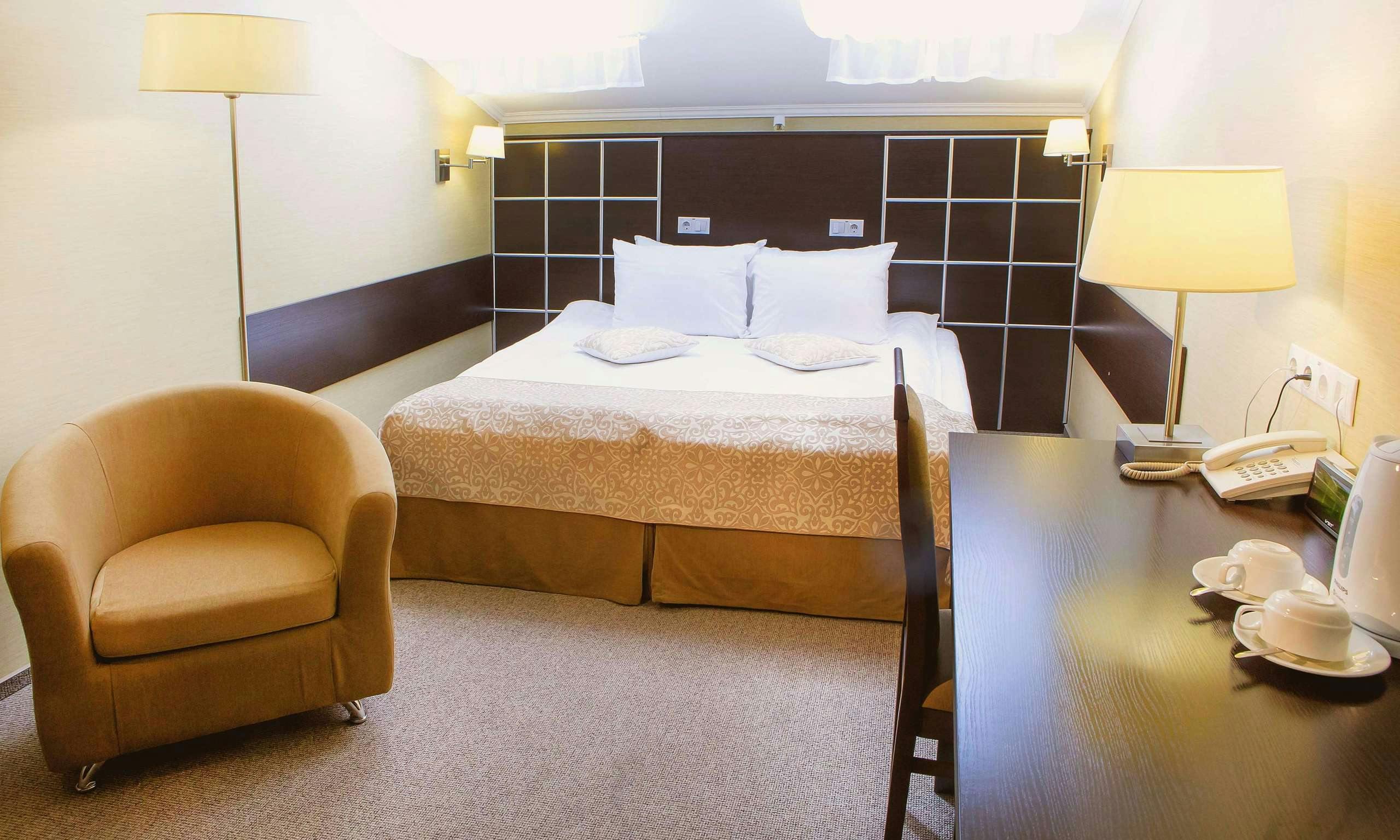 Отели в калуге в центре. Калуга гостиница best Western. Дом отель Калуга. БВ Калуга гостиница.
