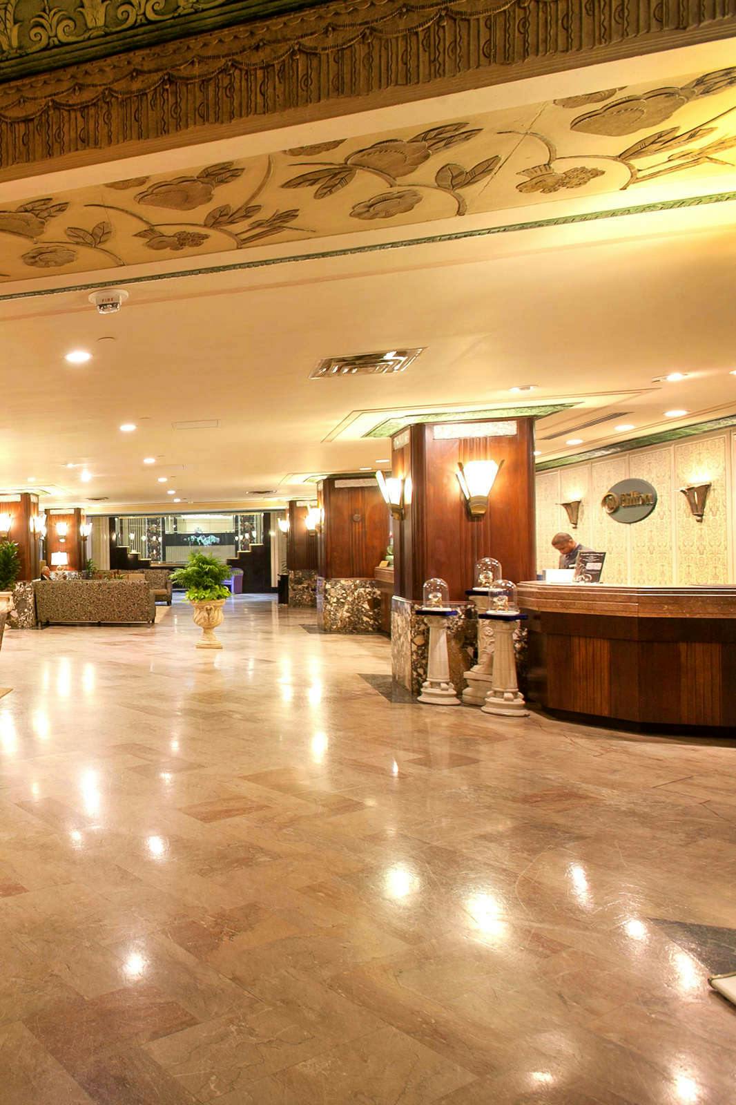 Hotel Hilton Cincinnati Netherland Plaza photo 5