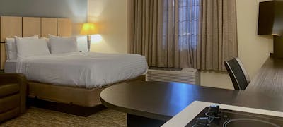 Sonesta Simply Suites Chicago Waukegan