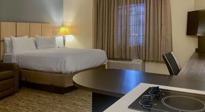 Sonesta Simply Suites Chicago Waukegan