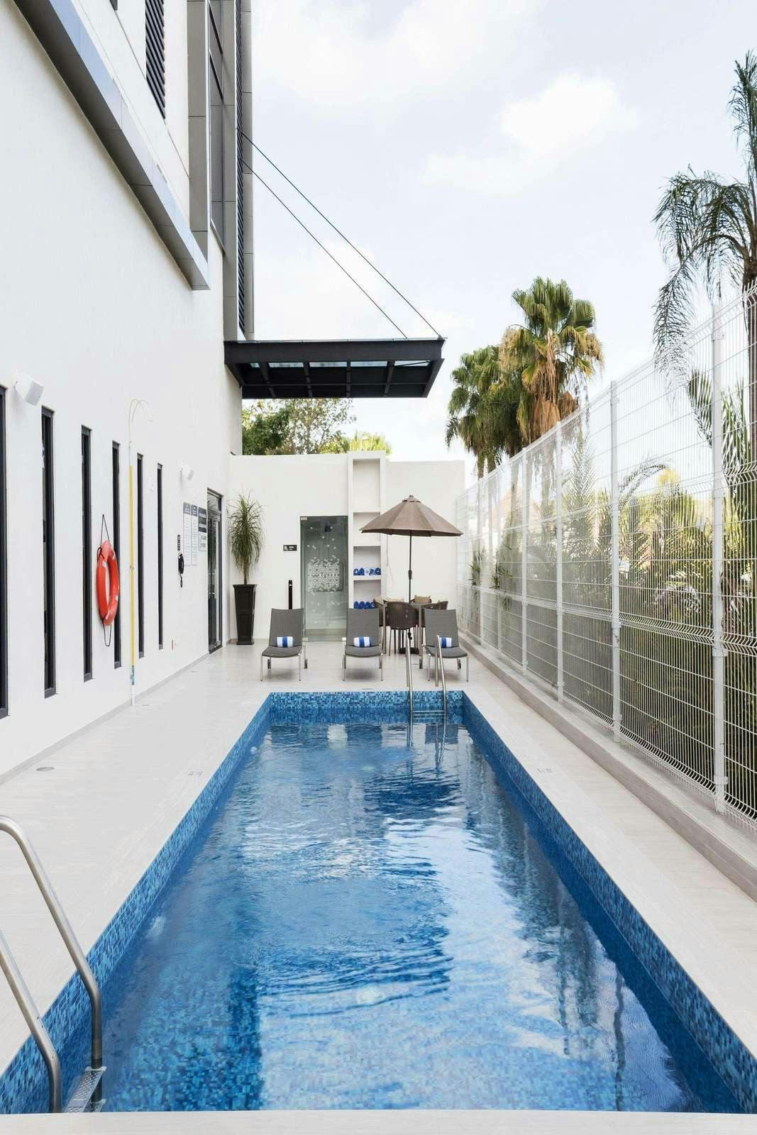 Hotel Fiesta Inn Express Cancun Cumbres photo 5