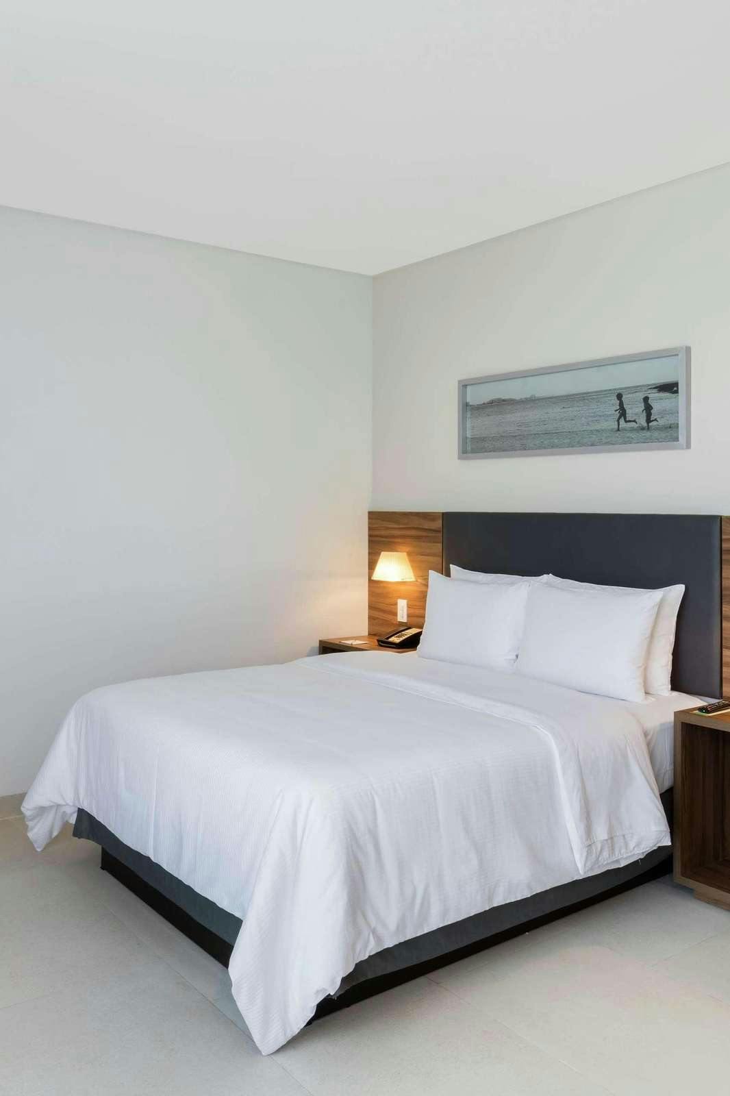 Hotel Fiesta Inn Express Cancun Cumbres photo 1