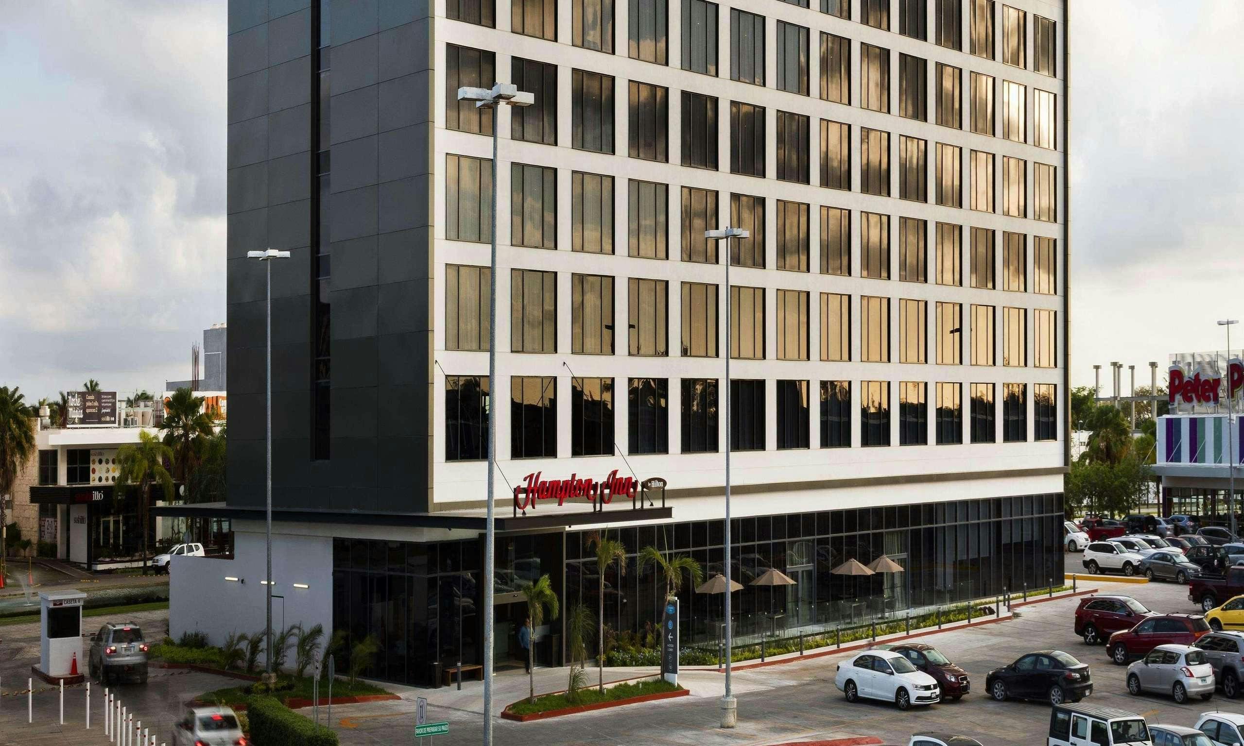 Fiesta Inn Express Cancun Cumbres