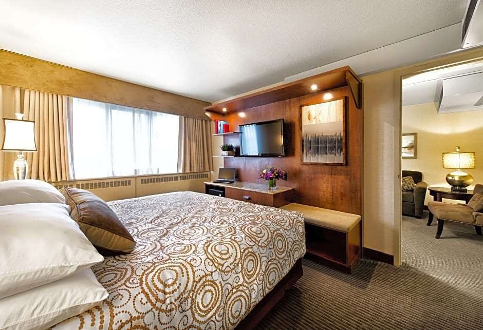 Hotel Westmark Fairbanks Hotel & Conference Center photo 2