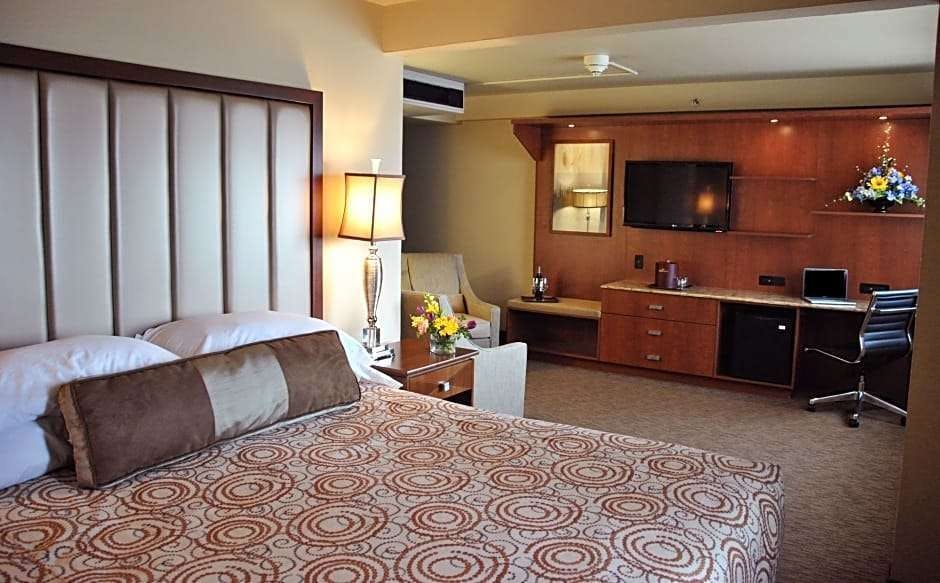 Hotel Westmark Fairbanks Hotel & Conference Center photo 5