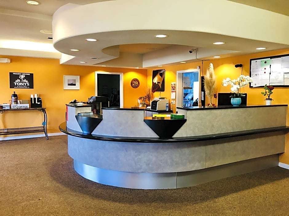 Hotel Orca Inn Suites photo 1