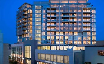 hotelVetro Iowa City, Tapestry Collection by Hilton