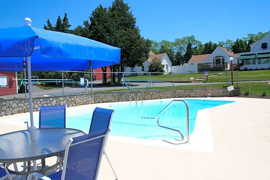 Blue Spruce Motel & Townhouses