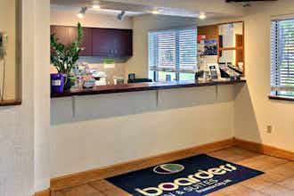Hotel Days Inn Suites Traverse City photo 3
