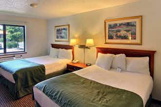 Hotel Days Inn Suites Traverse City photo 2