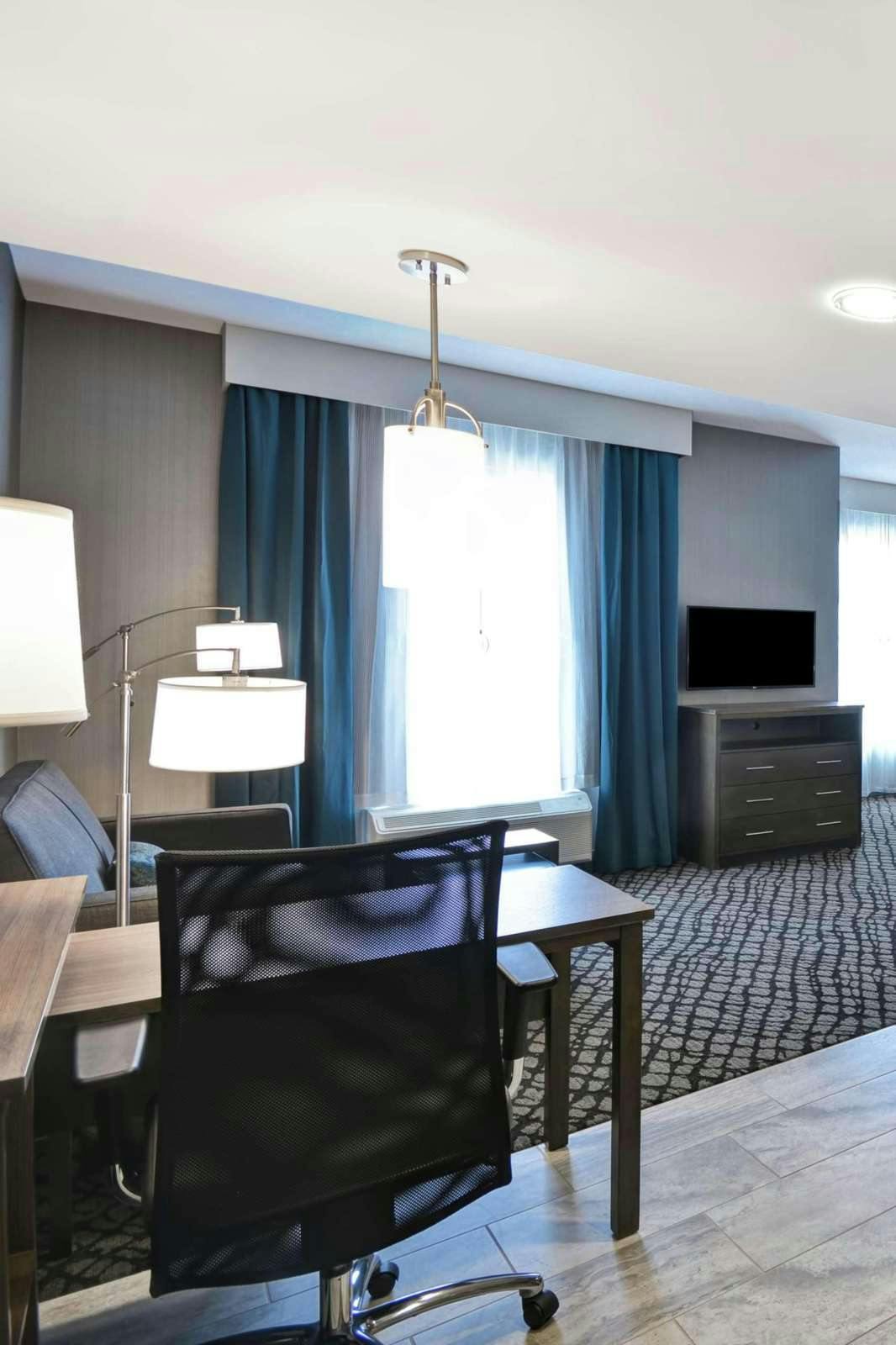 Hotel Homewood Suites by Hilton Detroit photo 2