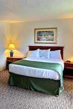Hotel Days Inn Suites Traverse City photo 1