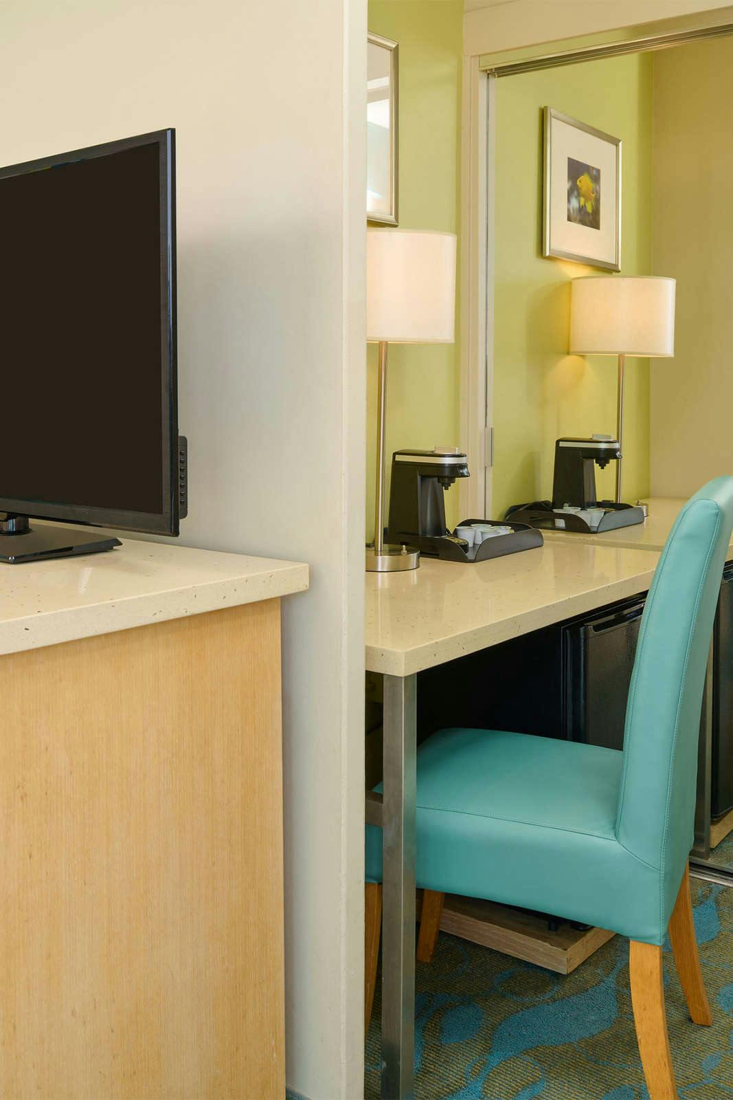 Hotel Waikiki Circle Hotel by Castle photo 4