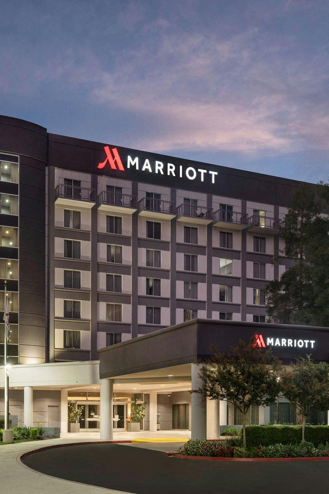 Hotel Visalia Marriott at the Convention Center photo 1