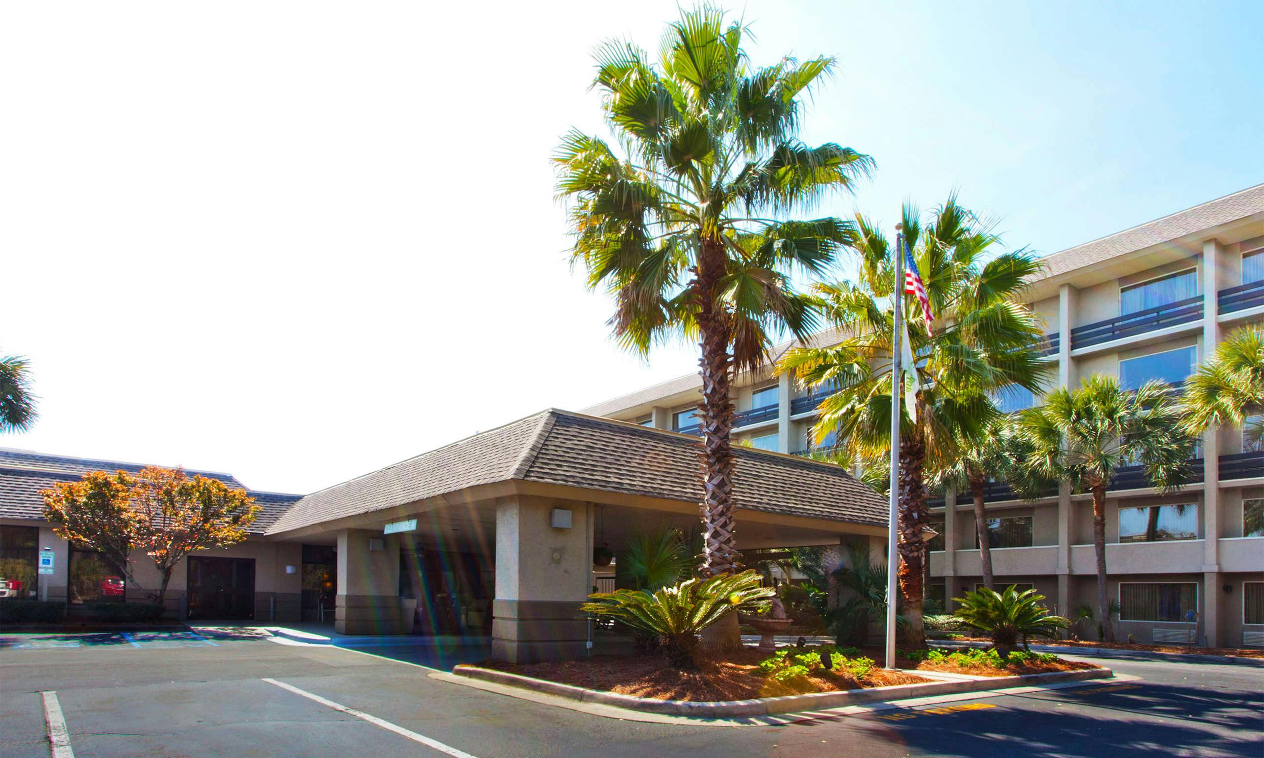 Holiday Inn Resort Beach House, Hilton Head Island HotelTonight