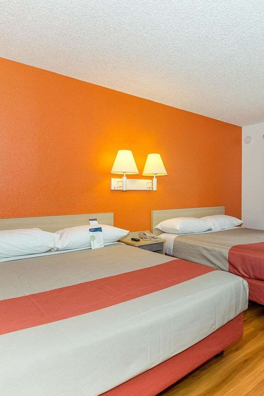 Hotel Motel 6 Hayward, CA – Silicon Valley Gateway photo 2