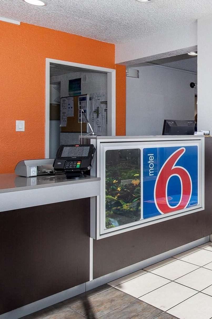 Hotel Motel 6 Hayward, CA – Silicon Valley Gateway photo 4