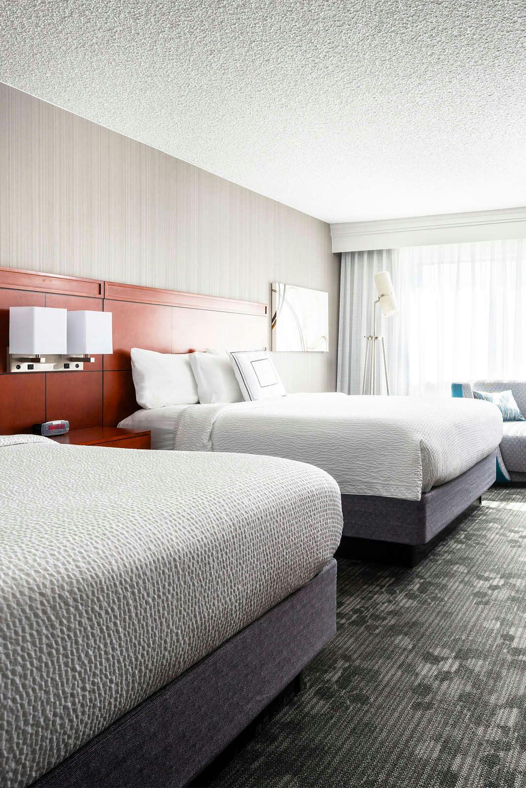 Hotel Sonesta Select Camarillo photo 1