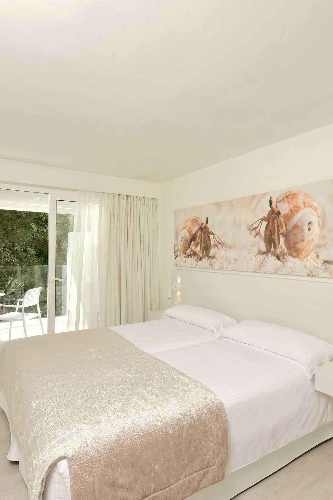 Hotel Iberostar Cristina photo 1