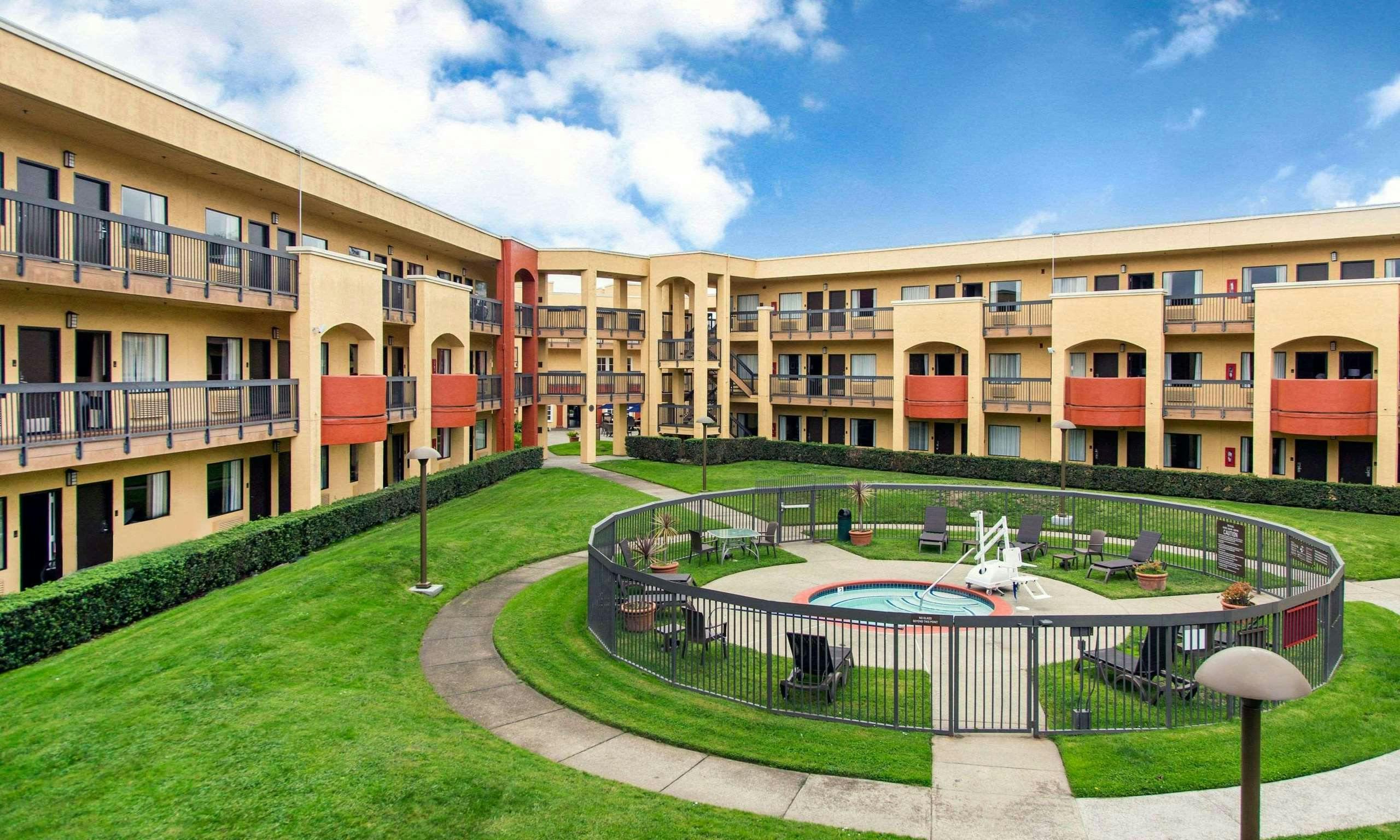 Comfort Inn and Suites San Francisco Airport North