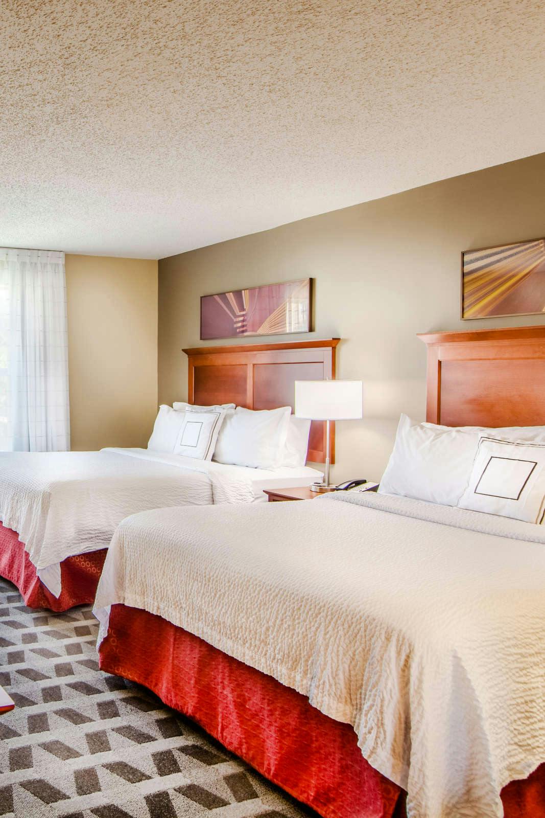 Hotel TownePlace Suites Baltimore BWI photo 2