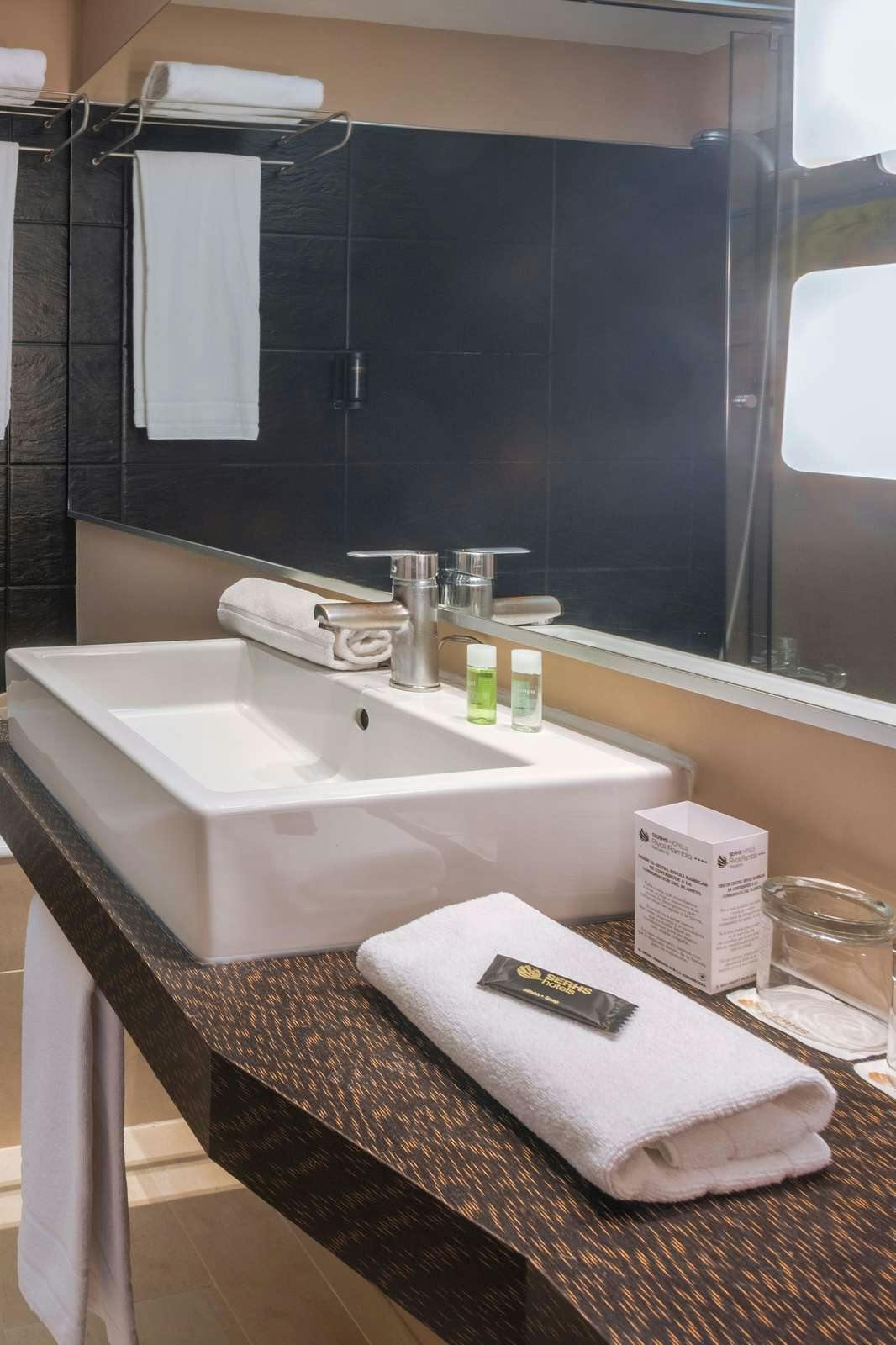 Hotel Hotel SERHS Rivoli Rambla photo 2