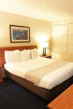 Hotel Newport Channel Inn photo 3