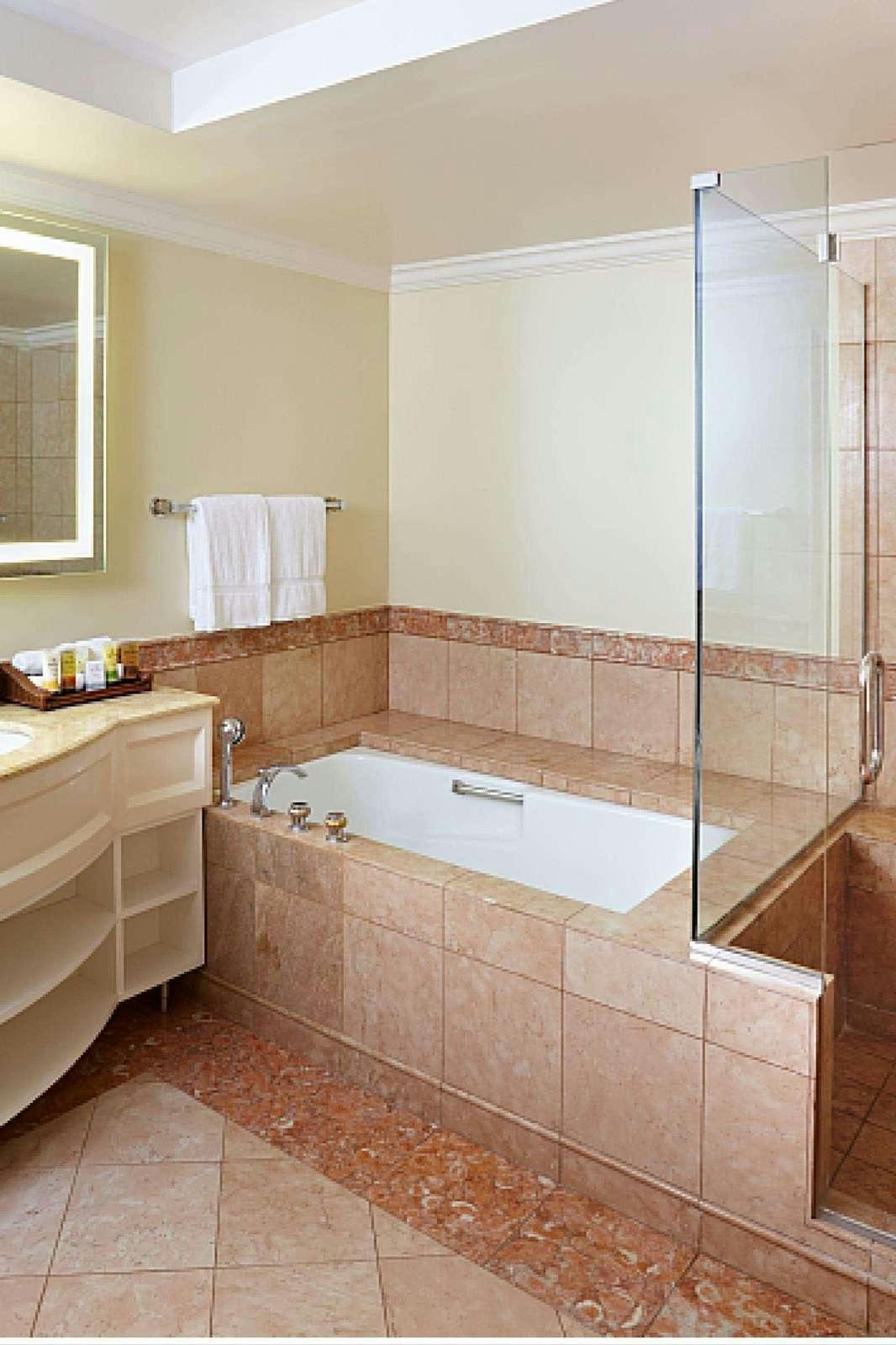 Hotel Grand Wailea Maui, A Waldorf Astoria Resort photo 5