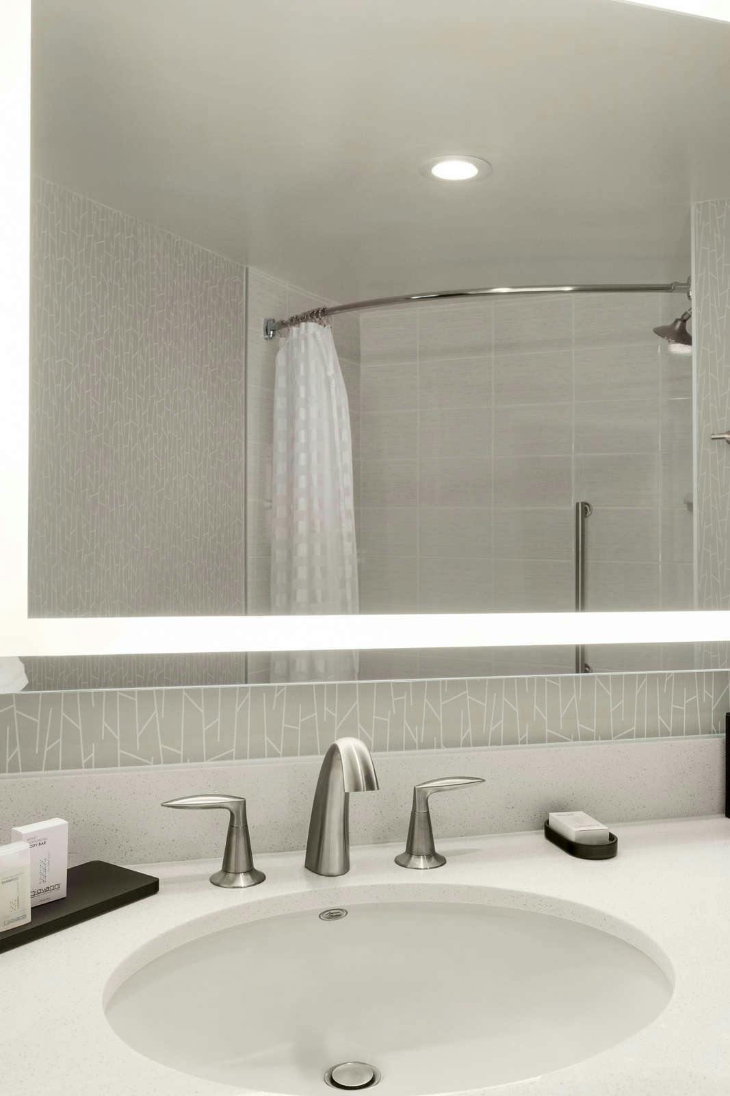 Hotel Embassy Suites by Hilton Irvine-Orange County Airport photo 5