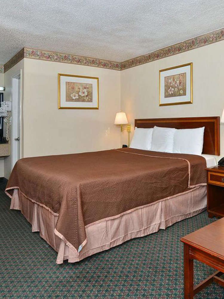 Hotel Americas Best Value Inn Fredericksburg N photo 1