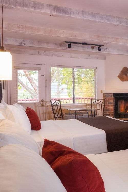 Hotel Sky Ranch Lodge photo 1