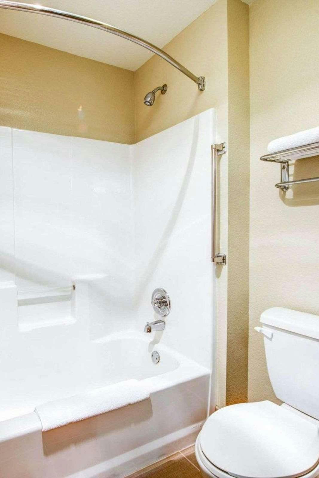 Hotel Comfort Inn Fontana photo 4