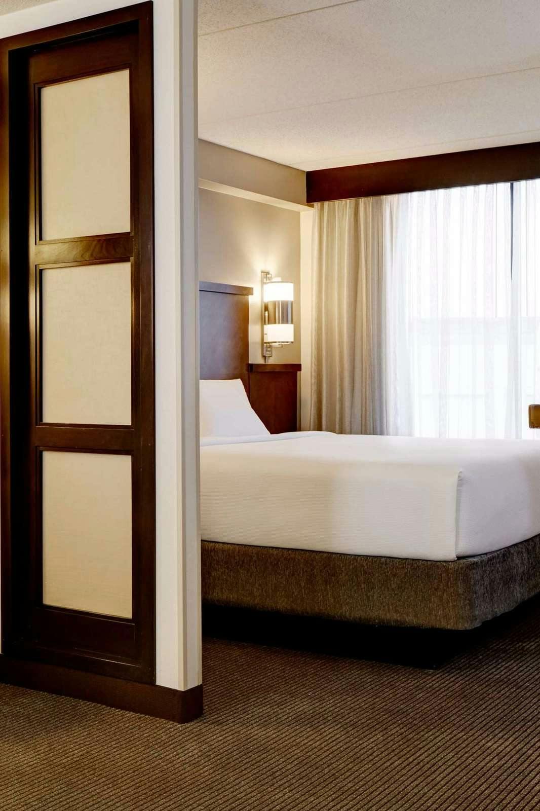 Hotel Comfort Suites Milwaukee West photo 1