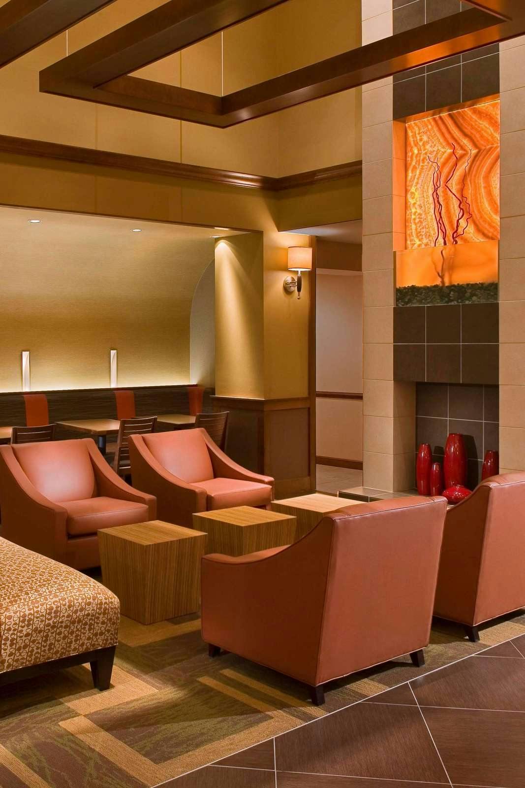 Hotel Comfort Suites Milwaukee West photo 3