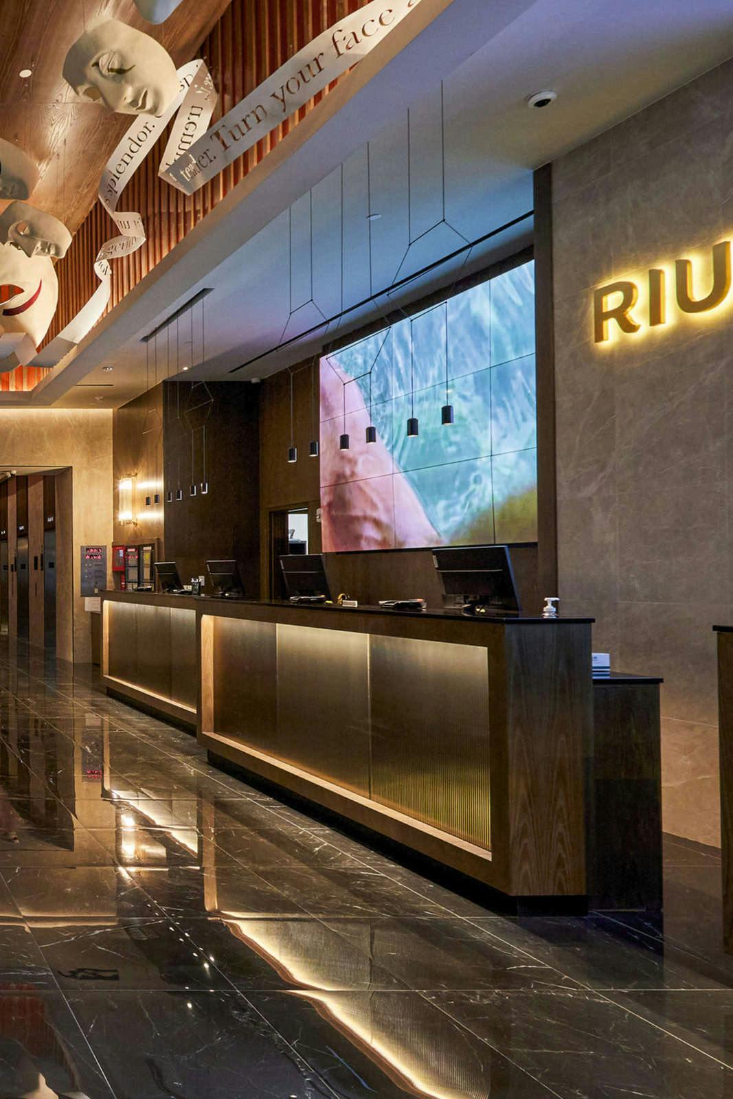 Hotel RIU Plaza Manhattan Times Square photo 1