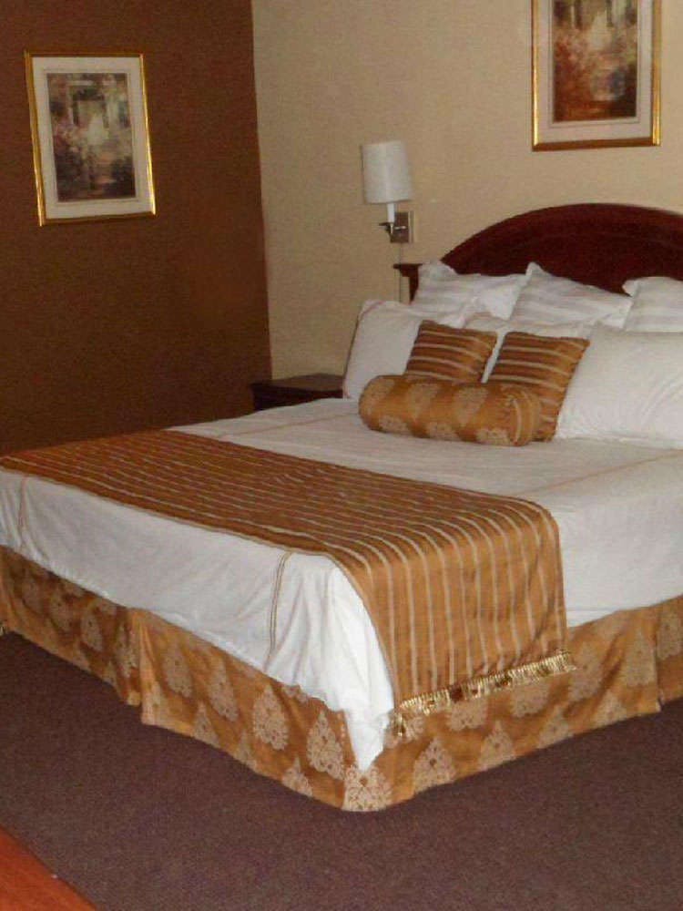 Hotel Americas Best Value Inn & Suites Victoria photo 2